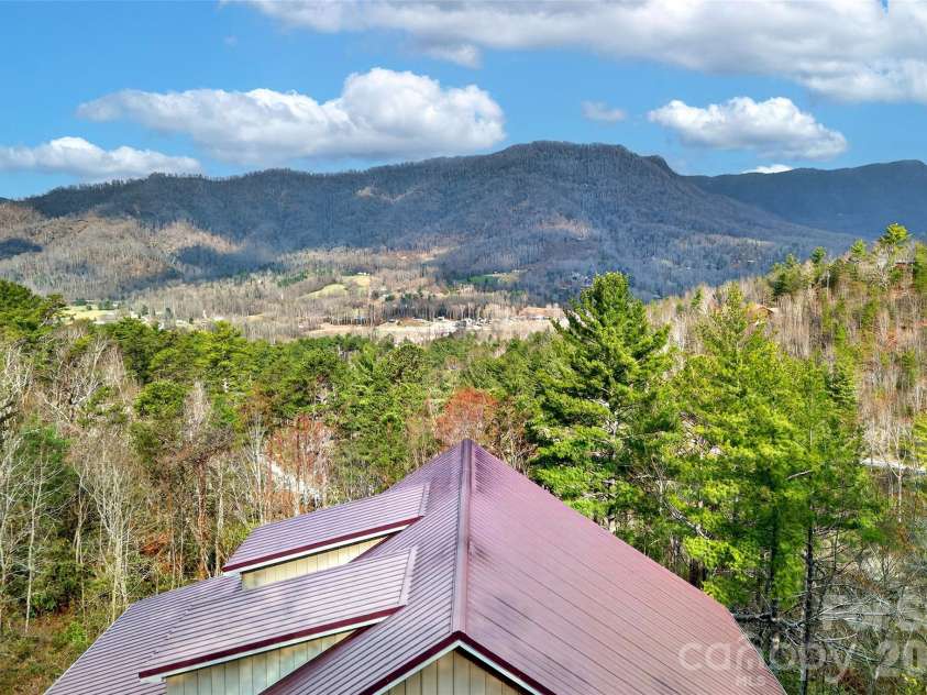 182 Baby Fox Drive, Marion, NC 28752.  MLS# CAR4359014, YatesRealty ID 14017. 