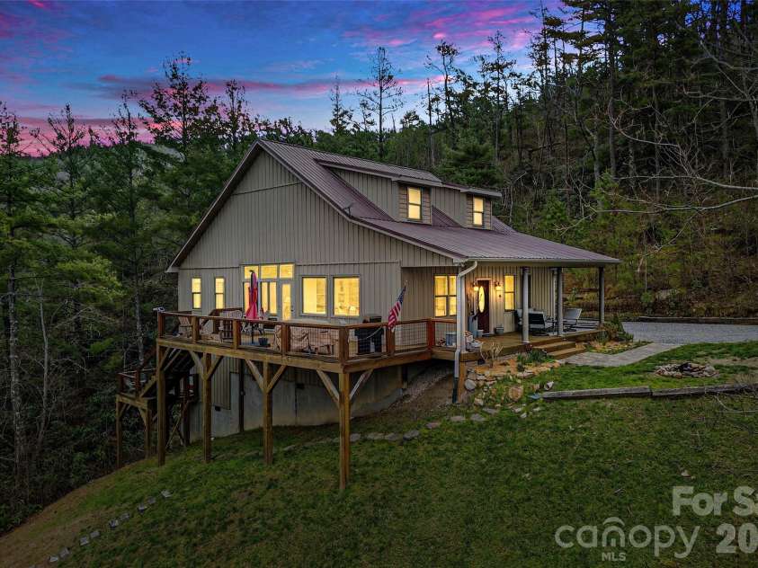 182 Baby Fox Drive, Marion, NC 28752.  MLS# CAR4359014, YatesRealty ID 14017. 