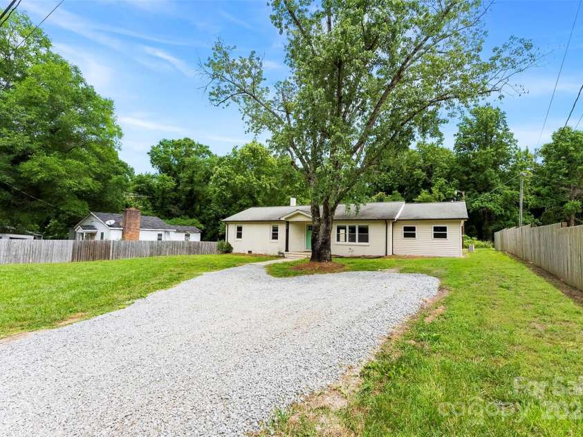 228 Tot Dellinger Road, Cherryville, NC 28021.  MLS# CAR4227724, YatesRealty ID 14018. 