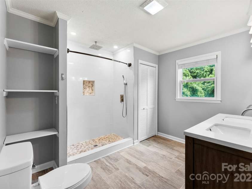 228 Tot Dellinger Road, Cherryville, NC 28021.  MLS# CAR4227724, YatesRealty ID 14018. 