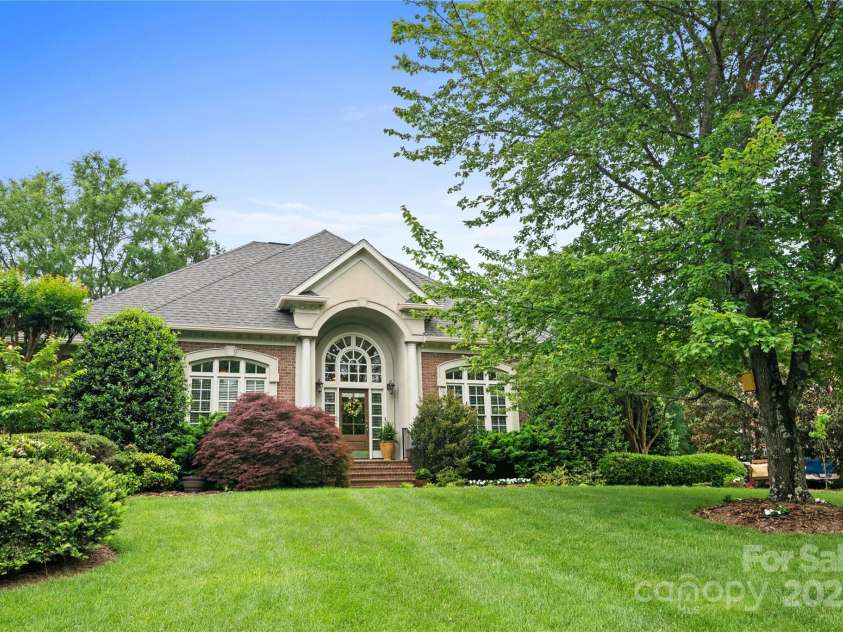 3420 Maryhurst Lane, Charlotte, NC 28226.  MLS# CAR4250139, YatesRealty ID 14019. 