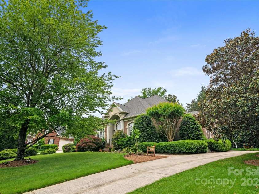 3420 Maryhurst Lane, Charlotte, NC 28226.  MLS# CAR4250139, YatesRealty ID 14019. 