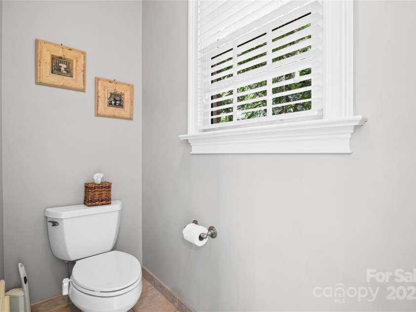 3420 Maryhurst Lane, Charlotte, NC 28226.  MLS# CAR4250139, YatesRealty ID 14019. 