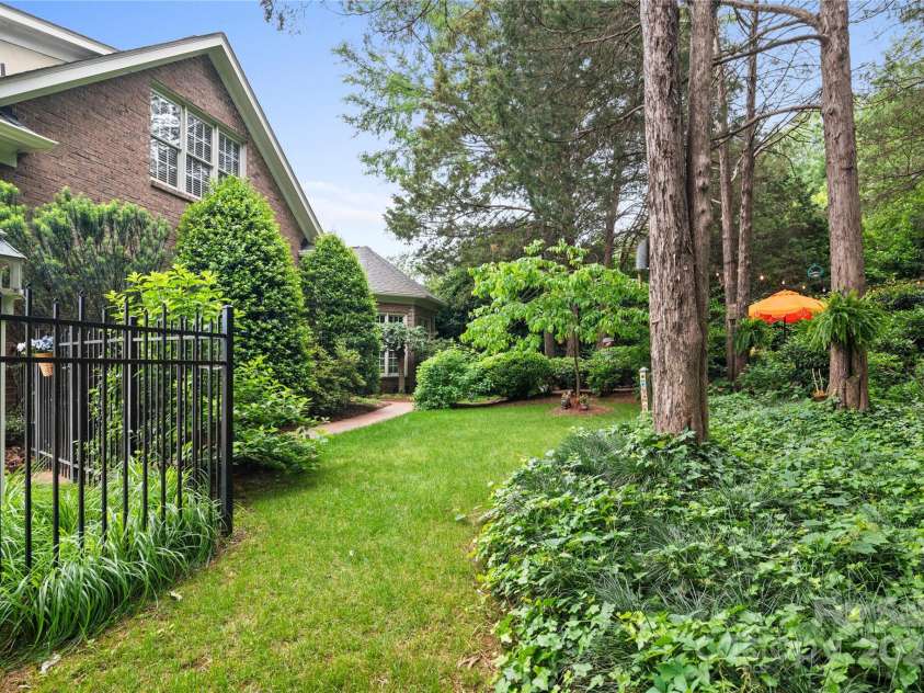 3420 Maryhurst Lane, Charlotte, NC 28226.  MLS# CAR4250139, YatesRealty ID 14019. 