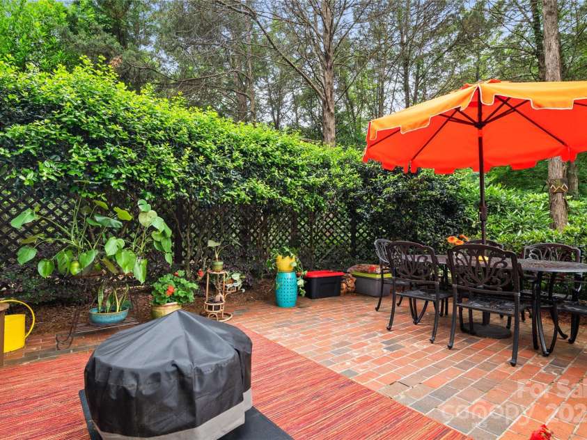 3420 Maryhurst Lane, Charlotte, NC 28226.  MLS# CAR4250139, YatesRealty ID 14019. 