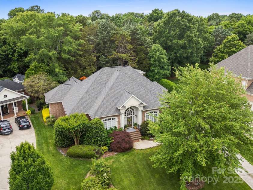 3420 Maryhurst Lane, Charlotte, NC 28226.  MLS# CAR4250139, YatesRealty ID 14019. 