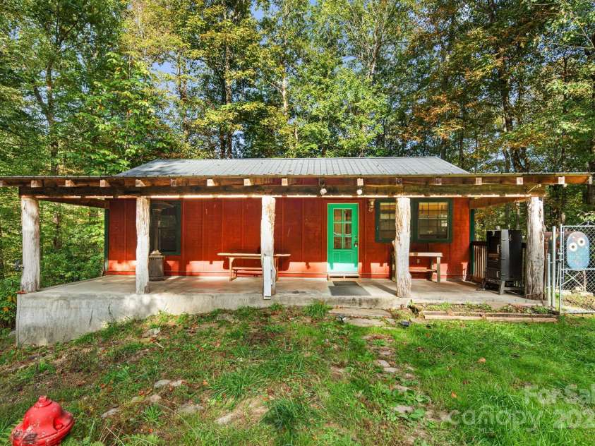 206 Willow Lane, Rosman, NC 28772.  MLS# CAR4290830, YatesRealty ID 1402. 206 Willow Ln