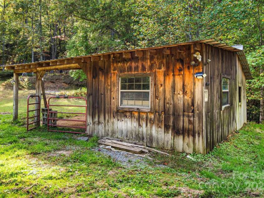 206 Willow Lane, Rosman, NC 28772.  MLS# CAR4290830, YatesRealty ID 1402. Barn/Shop