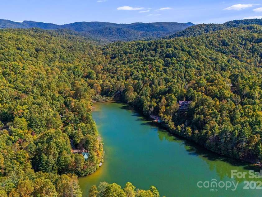 206 Willow Lane, Rosman, NC 28772.  MLS# CAR4290830, YatesRealty ID 1402. Line Runner Lake