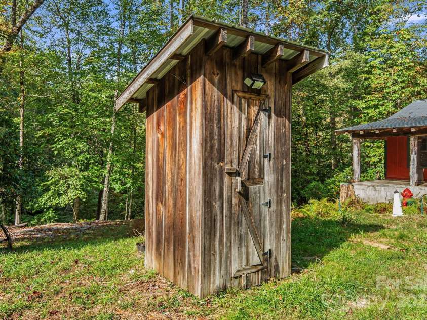 206 Willow Lane, Rosman, NC 28772.  MLS# CAR4290830, YatesRealty ID 1402. Potting/Tool Shed