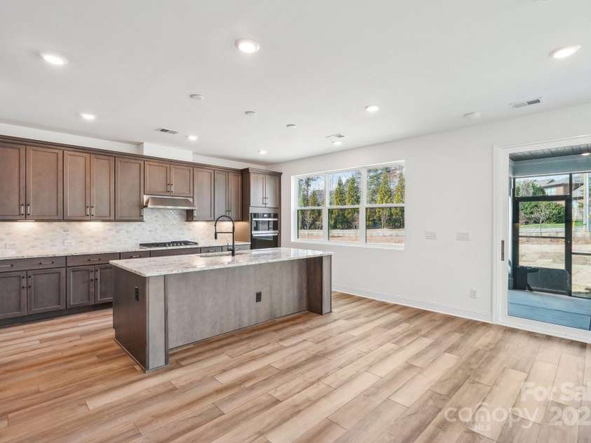 604 Hyder Trail, Tega Cay, SC 29708.  MLS# CAR4214719, YatesRealty ID 1402. Kitchen