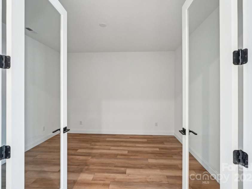 604 Hyder Trail, Tega Cay, SC 29708.  MLS# CAR4214719, YatesRealty ID 1402. Office/flex