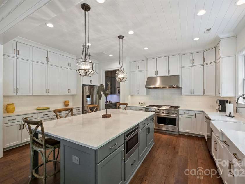 2630 Mary Butler Way, Charlotte, NC 28226.  MLS# CAR4258506, YatesRealty ID 14021. 