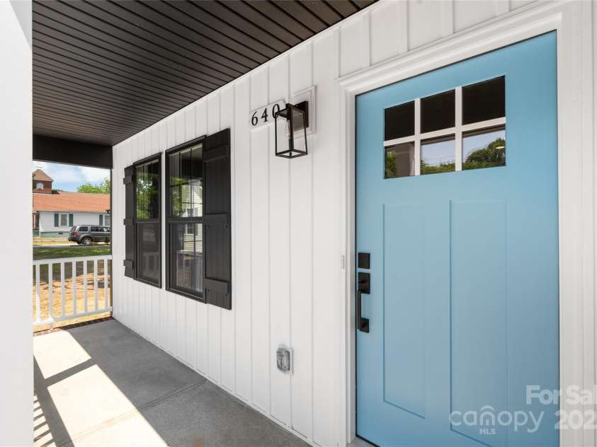 640 Central Drive, Concord, NC 28027.  MLS# CAR4251156, YatesRealty ID 14022. 