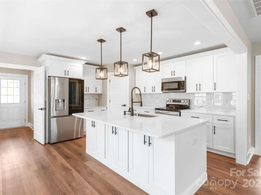 640 Central Drive, Concord, NC 28027.  MLS# CAR4251156, YatesRealty ID 14022. 