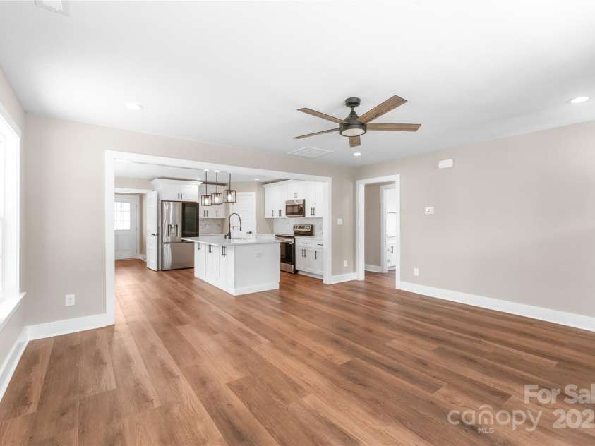 640 Central Drive, Concord, NC 28027.  MLS# CAR4251156, YatesRealty ID 14022. 