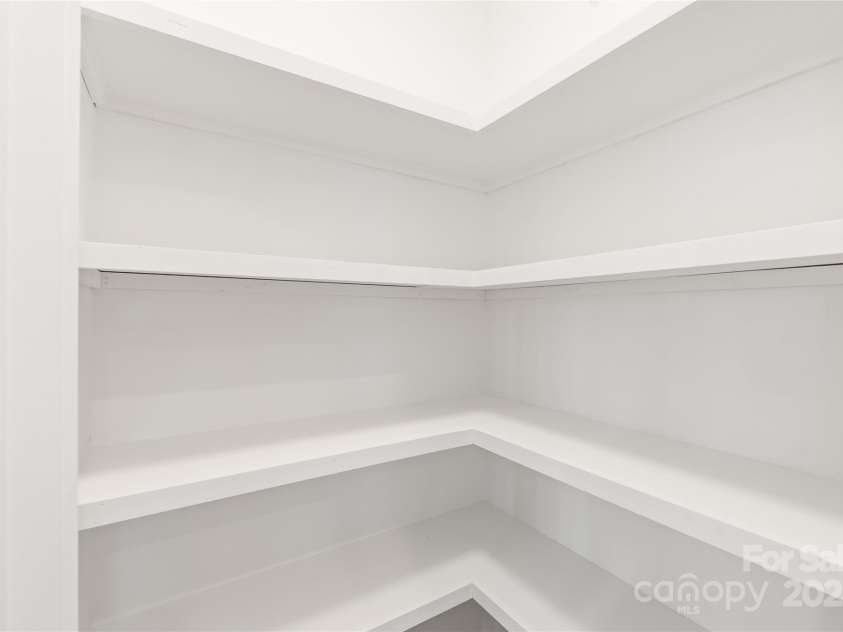 640 Central Drive, Concord, NC 28027.  MLS# CAR4251156, YatesRealty ID 14022. 