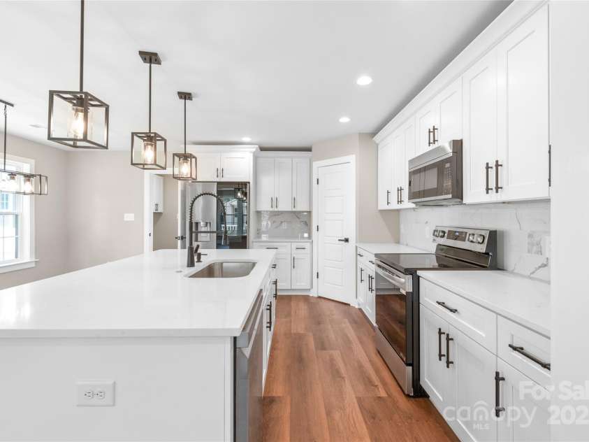 640 Central Drive, Concord, NC 28027.  MLS# CAR4251156, YatesRealty ID 14022. 