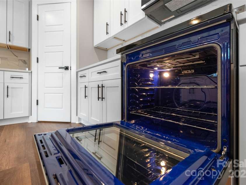 640 Central Drive, Concord, NC 28027.  MLS# CAR4251156, YatesRealty ID 14022. 