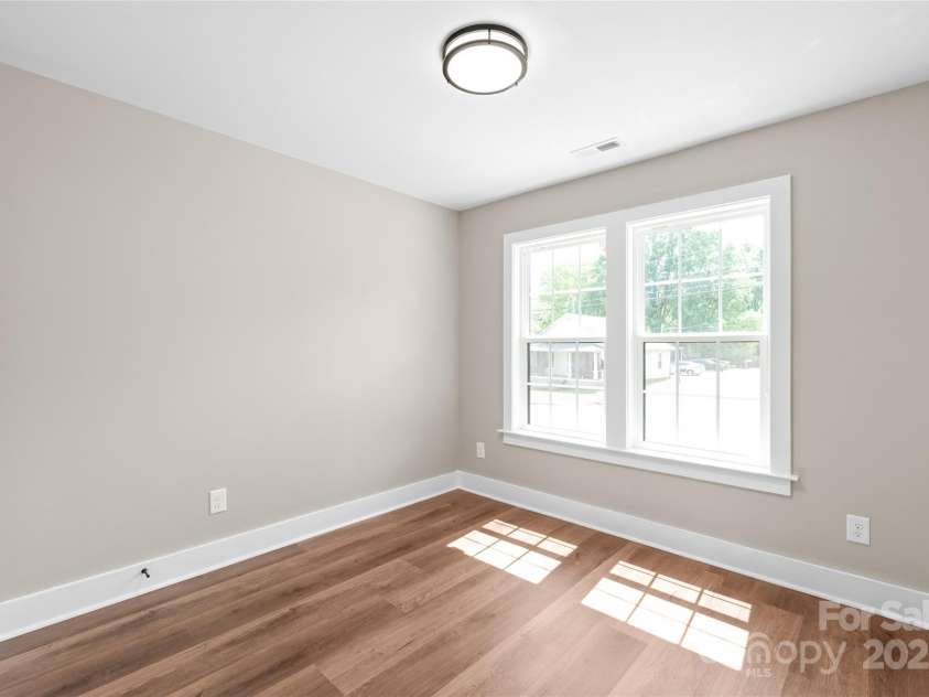 640 Central Drive, Concord, NC 28027.  MLS# CAR4251156, YatesRealty ID 14022. 