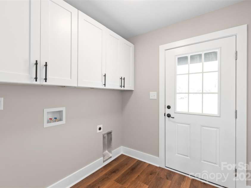 640 Central Drive, Concord, NC 28027.  MLS# CAR4251156, YatesRealty ID 14022. 