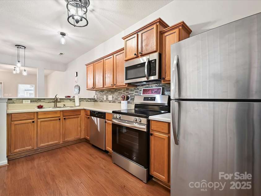 2731 Meadow Knoll Drive, Charlotte, NC 28269.  MLS# CAR4246809, YatesRealty ID 14023. 