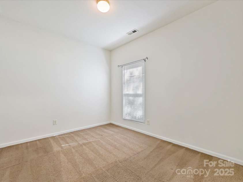 2731 Meadow Knoll Drive, Charlotte, NC 28269.  MLS# CAR4246809, YatesRealty ID 14023. 