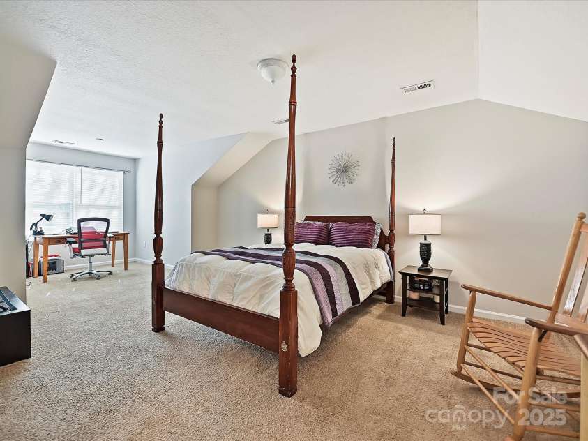 2731 Meadow Knoll Drive, Charlotte, NC 28269.  MLS# CAR4246809, YatesRealty ID 14023. 