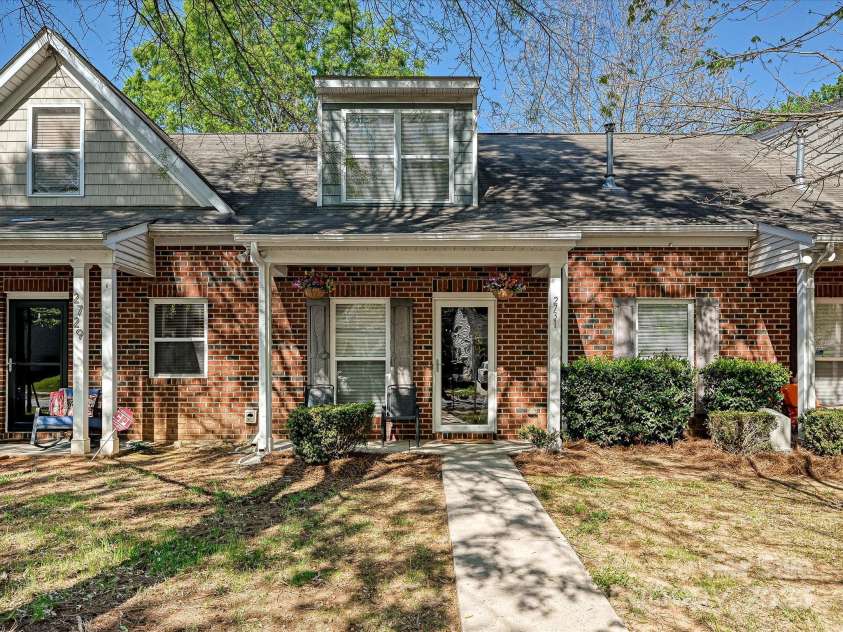 2731 Meadow Knoll Drive, Charlotte, NC 28269.  MLS# CAR4246809, YatesRealty ID 14023. 