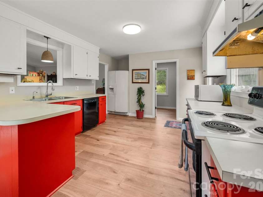 5219 New Town Road, Waxhaw, NC 28173.  MLS# CAR4355983, YatesRealty ID 14024. 