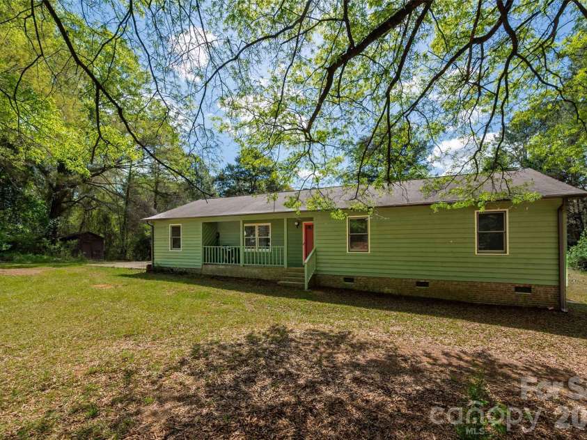 5219 New Town Road, Waxhaw, NC 28173.  MLS# CAR4355983, YatesRealty ID 14024. 