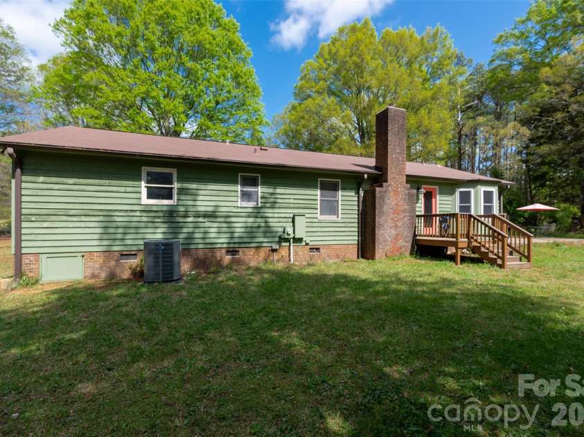 5219 New Town Road, Waxhaw, NC 28173.  MLS# CAR4355983, YatesRealty ID 14024. 