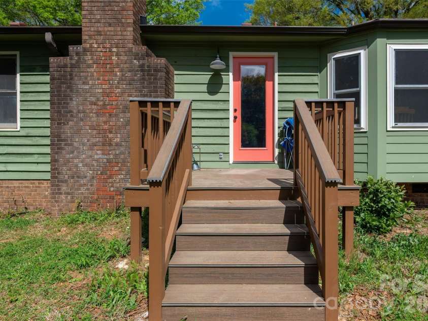 5219 New Town Road, Waxhaw, NC 28173.  MLS# CAR4355983, YatesRealty ID 14024. Back Deck