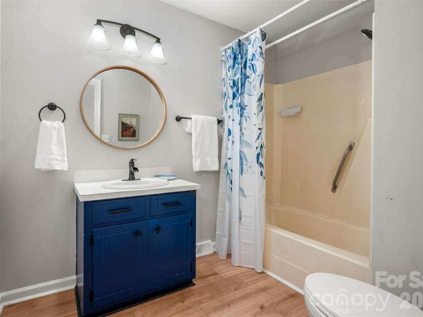5219 New Town Road, Waxhaw, NC 28173.  MLS# CAR4355983, YatesRealty ID 14024. Full Bath/Laundry Closet