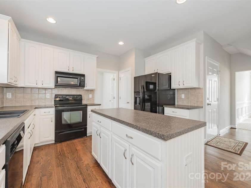 10008 King George Lane, Waxhaw, NC 28173.  MLS# CAR4257017, YatesRealty ID 14025. 