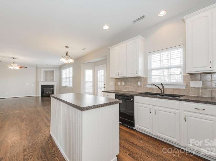 10008 King George Lane, Waxhaw, NC 28173.  MLS# CAR4257017, YatesRealty ID 14025. 