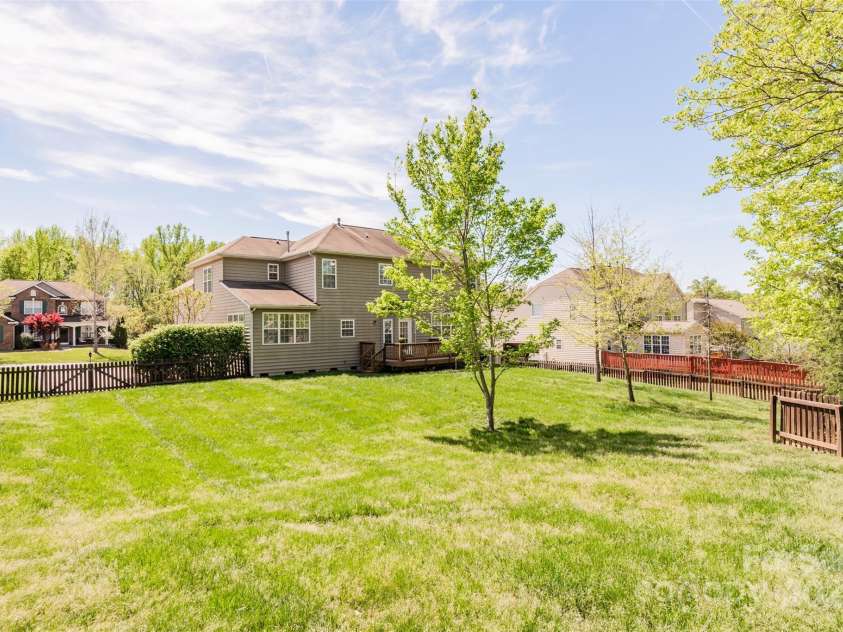 10008 King George Lane, Waxhaw, NC 28173.  MLS# CAR4257017, YatesRealty ID 14025. 