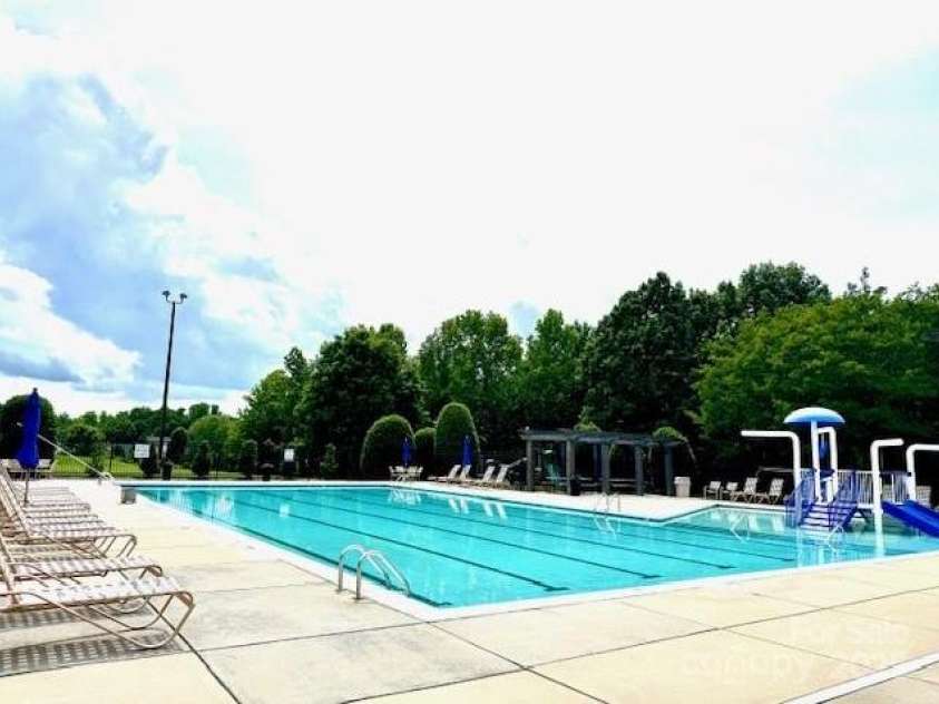 10008 King George Lane, Waxhaw, NC 28173.  MLS# CAR4257017, YatesRealty ID 14025. 