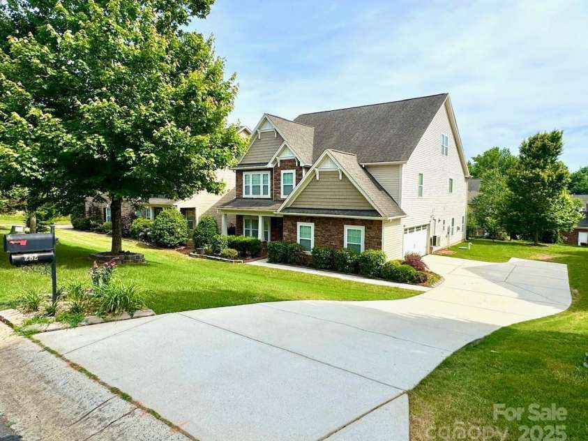 282 Fischer Road, Fort Mill, SC 29175.  MLS# CAR4254073, YatesRealty ID 14026. 