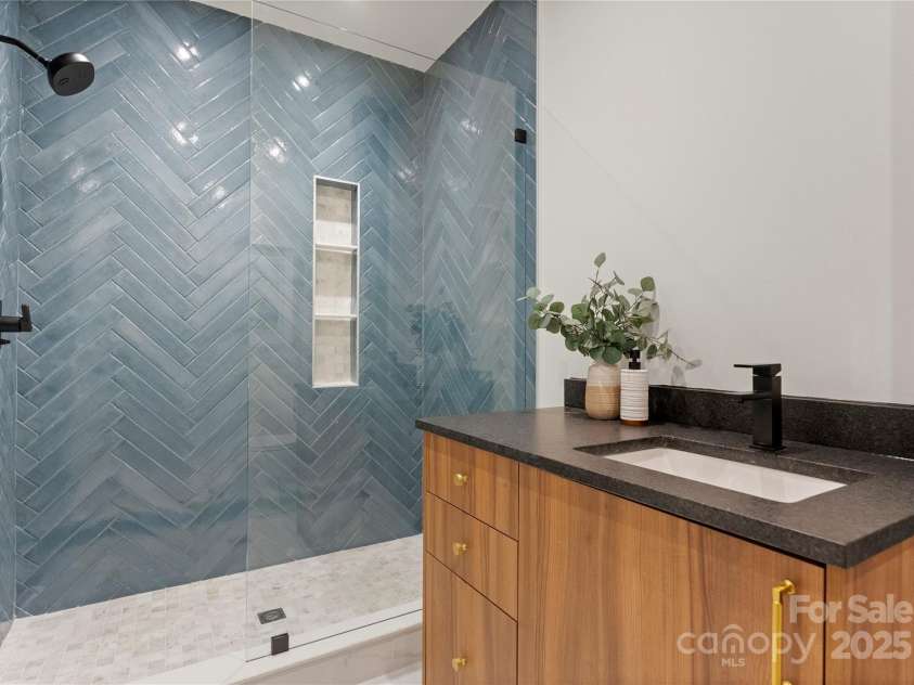 4026 Chevington Road, Charlotte, NC 28226.  MLS# CAR4205669, YatesRealty ID 14028. 
