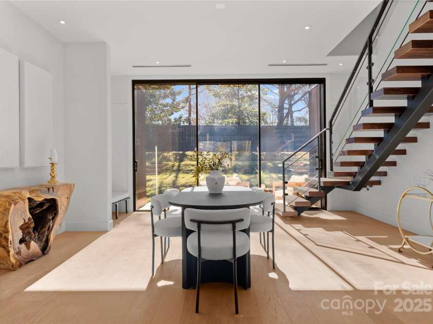 4026 Chevington Road, Charlotte, NC 28226.  MLS# CAR4205669, YatesRealty ID 14028. 