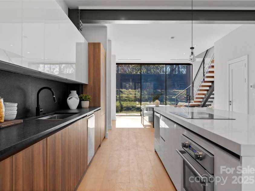 4026 Chevington Road, Charlotte, NC 28226.  MLS# CAR4205669, YatesRealty ID 14028. 