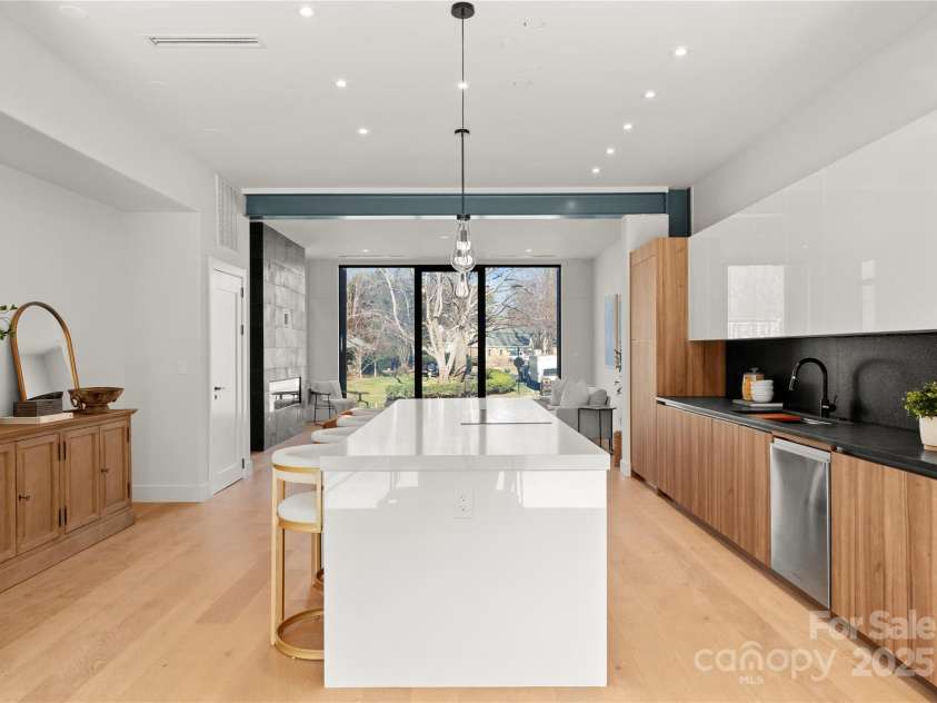 4026 Chevington Road, Charlotte, NC 28226.  MLS# CAR4205669, YatesRealty ID 14028. 