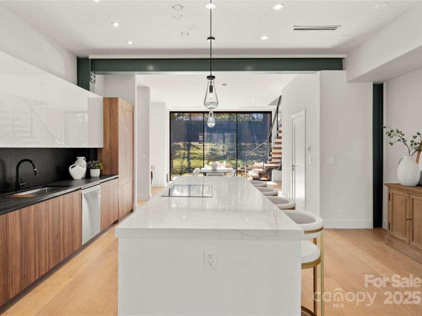 4026 Chevington Road, Charlotte, NC 28226.  MLS# CAR4205669, YatesRealty ID 14028. 