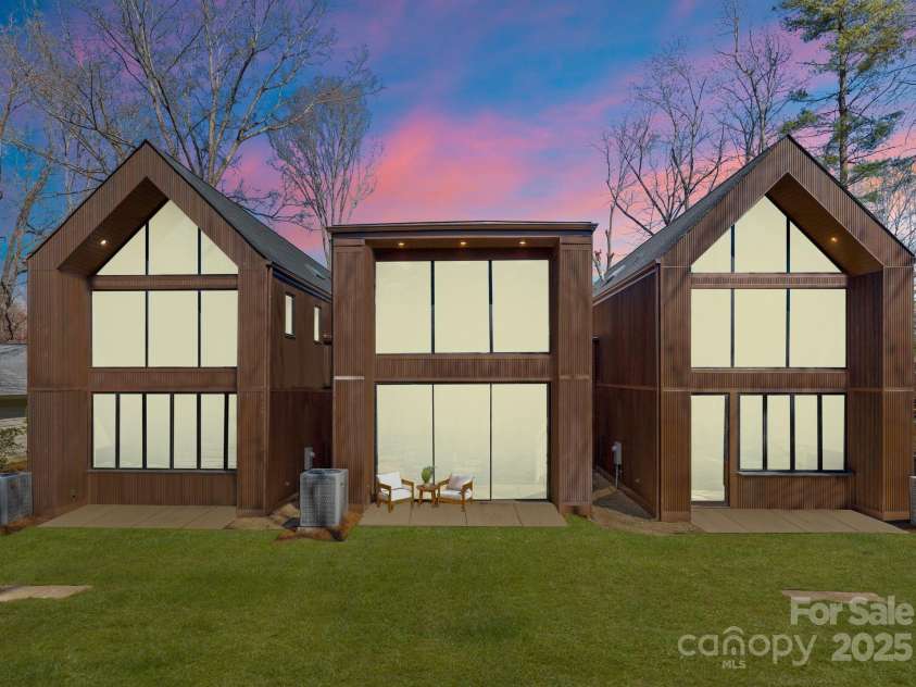 4026 Chevington Road, Charlotte, NC 28226.  MLS# CAR4205669, YatesRealty ID 14028. 