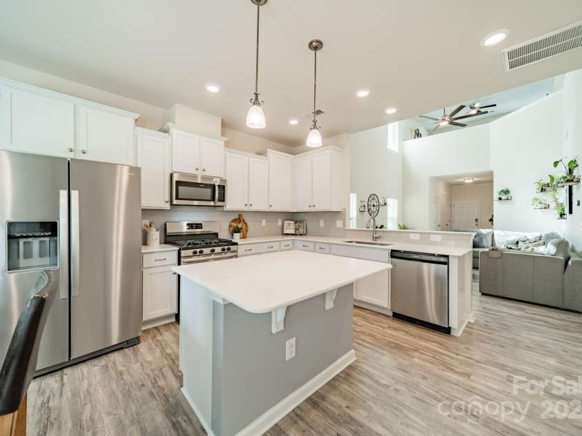 509 Silers Bald Drive, Fort Mill, SC 29715.  MLS# CAR4256229, YatesRealty ID 14029. 