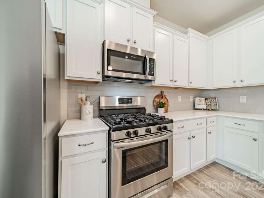 509 Silers Bald Drive, Fort Mill, SC 29715.  MLS# CAR4256229, YatesRealty ID 14029. 