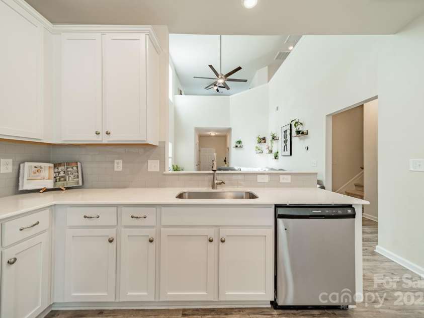 509 Silers Bald Drive, Fort Mill, SC 29715.  MLS# CAR4256229, YatesRealty ID 14029. 