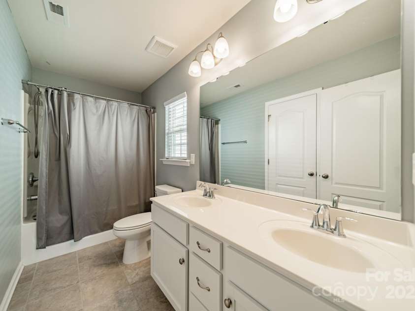 509 Silers Bald Drive, Fort Mill, SC 29715.  MLS# CAR4256229, YatesRealty ID 14029. 