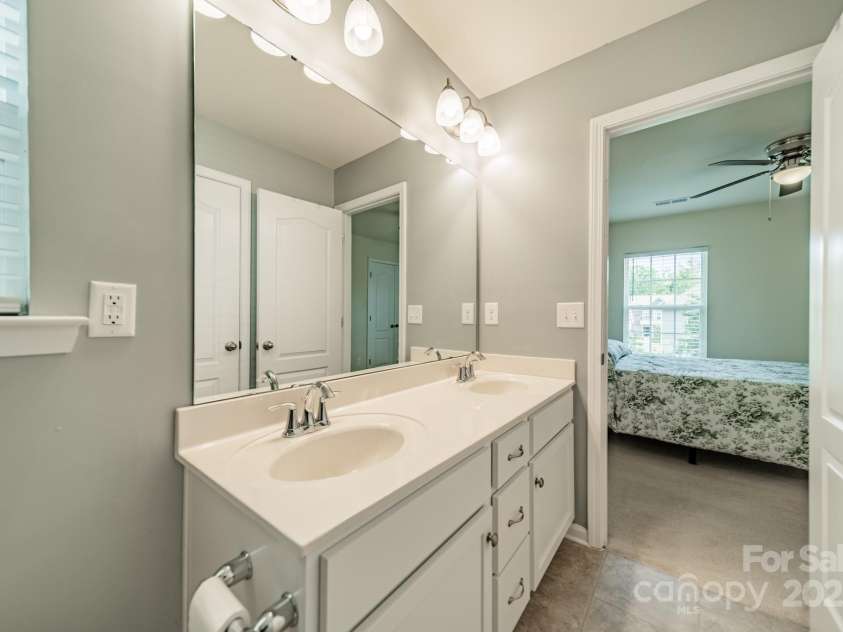 509 Silers Bald Drive, Fort Mill, SC 29715.  MLS# CAR4256229, YatesRealty ID 14029. 